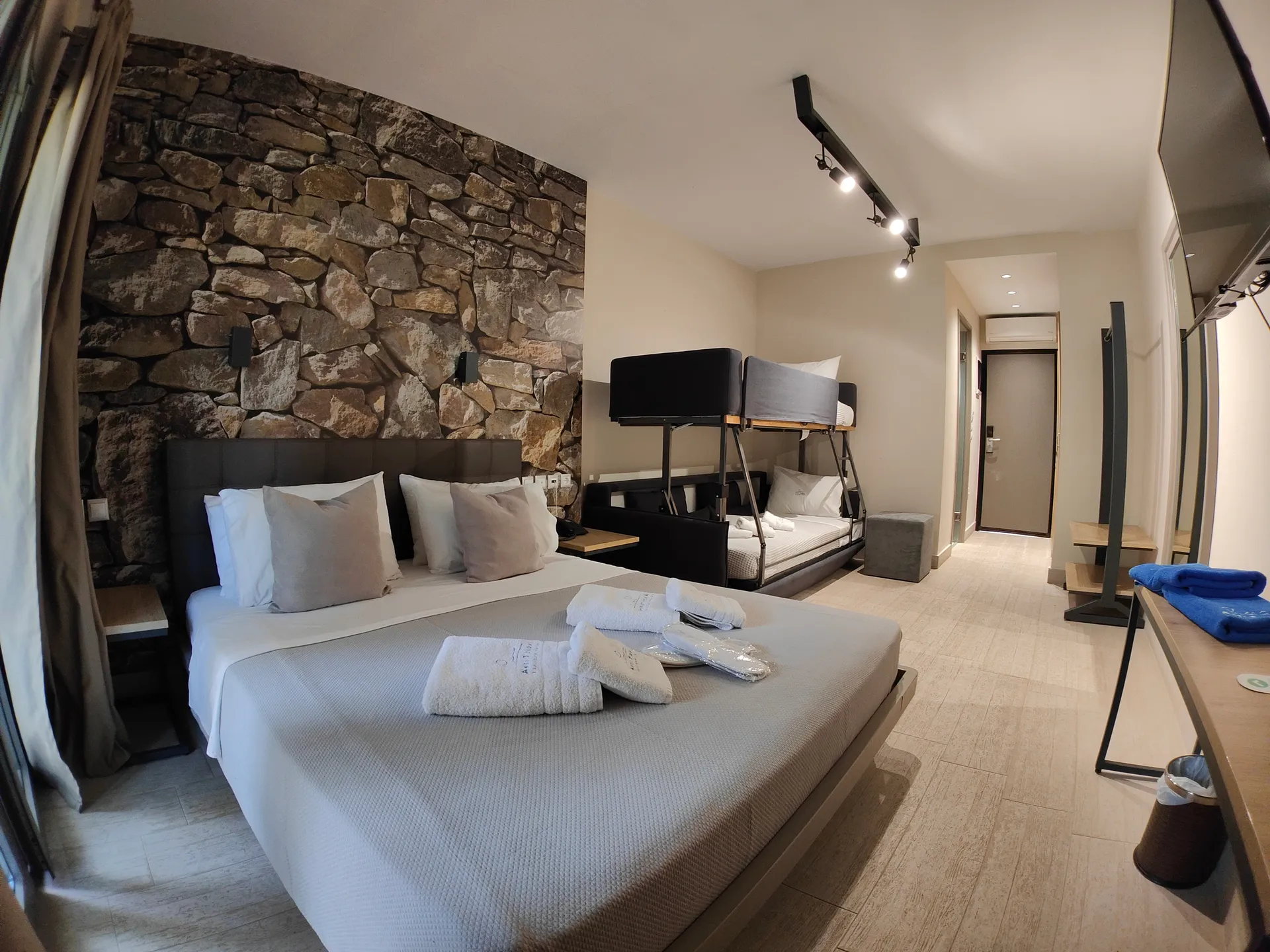 Tiara Holidays - Akti Toroni Boutique - Studio Side Sea View